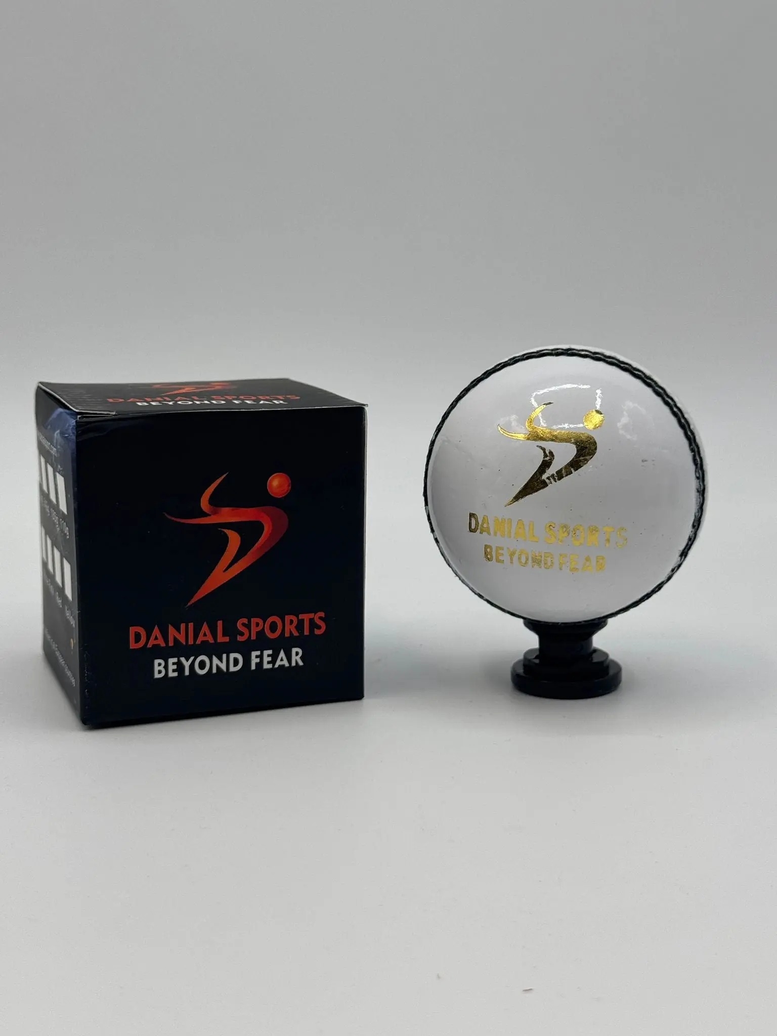 DS 40 Over Cricket Ball (6 Balls Pack) - Image 3