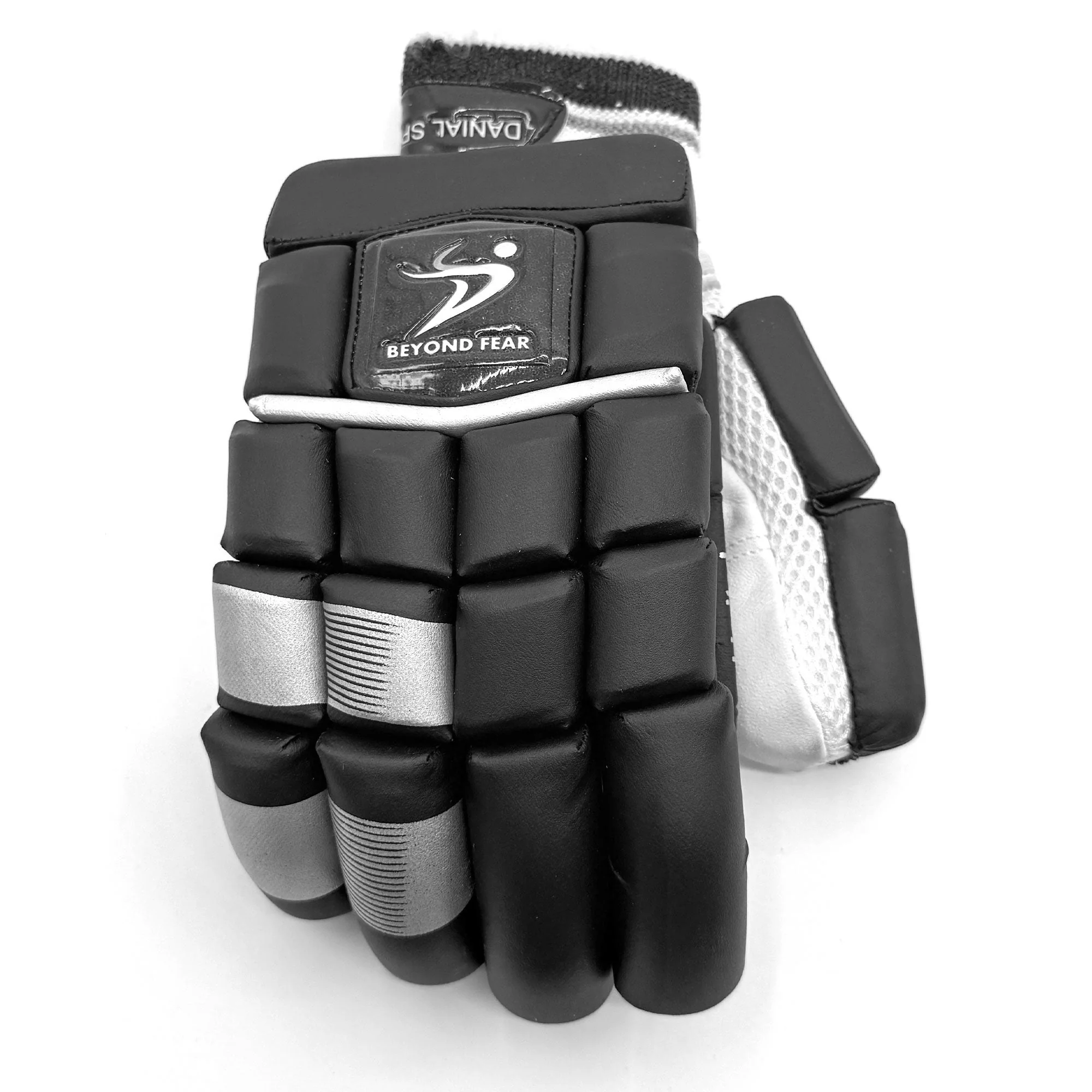 Ds T/20 Pro Cricket Set Without Bat Black - Image 4